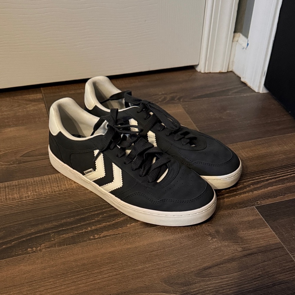 Hummel Lefties Navy and White Sneakers